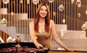 Meja Texas Poker di pandawa 4d dengan kartu komunal dan tombol aksi pemain